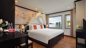 Desk, laptop workspace, soundproofing, free WiFi