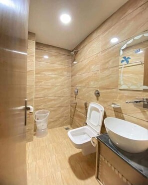 Luxury Room | Bathroom