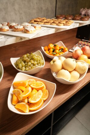 Free daily buffet breakfast