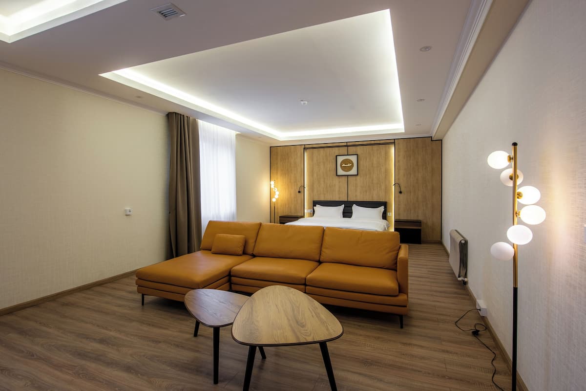 Literie de qualité supérieure, coffres-forts dans les chambres, bureau