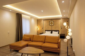 Chambre Luxe, vue ville | Fer et planche à repasser