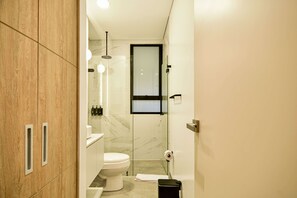 Shower, hair dryer, towels - w*| Majestic 2BR w/ Perfect Deco in Chapinero (Bogotá)