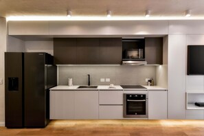 Fridge, microwave, oven, stovetop