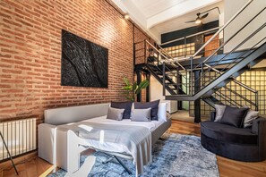 2 Schlafzimmer, Schreibtisch, Bügeleisen/Bügelbrett, kostenloses WLAN