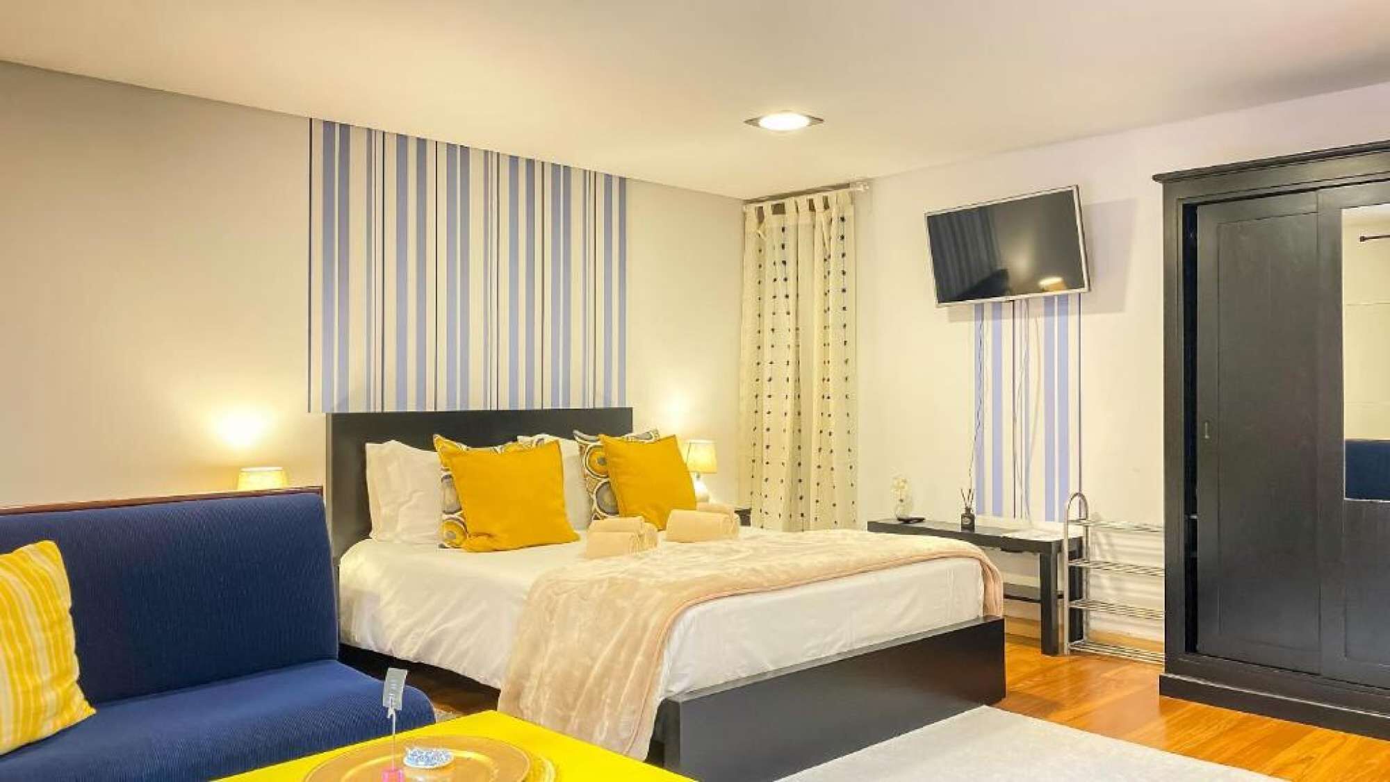 熨斗/熨衫板、Wi-Fi、床單