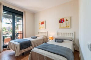 2 bedrooms, iron/ironing board, free WiFi, bed sheets