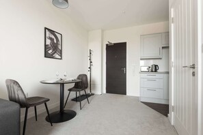 Dining - Modern & Cosy 1 Bedroom Apartment in York (York)