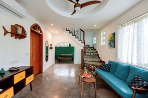 Lobby sitting area - Salt Villa 3BR Oceanview An Bang Beach  (Da Nang)