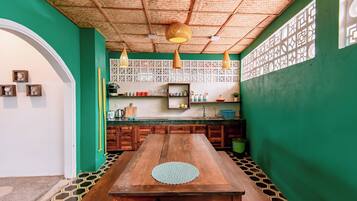 Tetera eléctrica y periquera