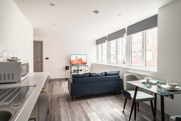 Interior - Modern & Bright 1 Bed Apartment in Preston Centre (Preston)