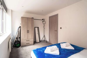 1 chambre, bureau, fer et planche à repasser, Wi-Fi