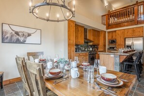 Dining - Home with Loft Area! Panoramic Mountain View! Shared Hot Tub (Mammoth Lakes)