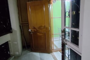 Interior - Hyderabad Serenity Retreat - 3 Bdrm Apartment (Hyderabad)