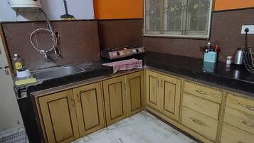 Apartemen | Dapur pribadi | Lemari es, microwave, oven, dan kompor