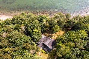 Unclassified image, 2 of 46, button