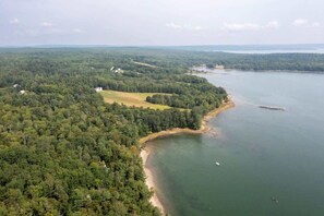 Unclassified image, 3 of 46, button