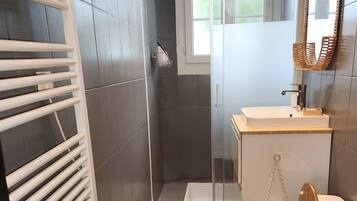 Hair dryer, towels, soap, toilet paper