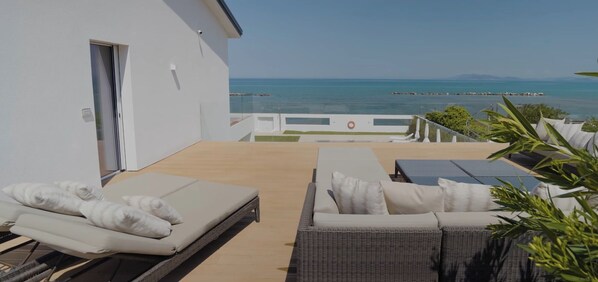 Terrace/patio - Villa Cala Contessa - Tuscany Beachfront Villa with a Pool (Giannella)