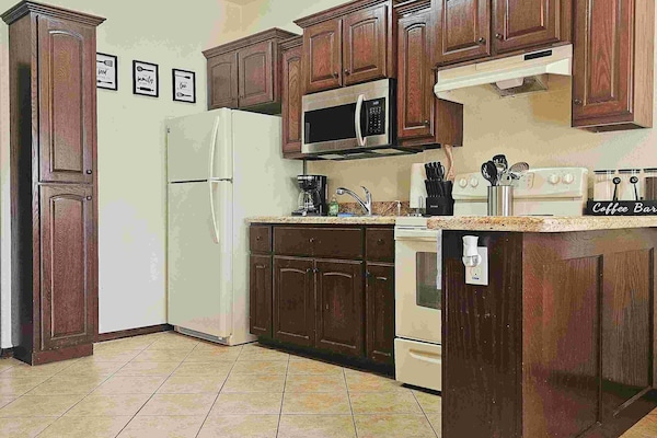 Apartment | 3 bedrooms, desk, Internet