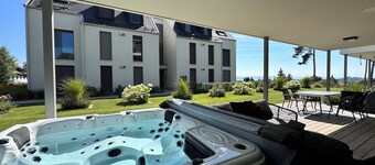 Luxuriöse Ferienwohnung mit Seeblick und Whirlpool in Lindau