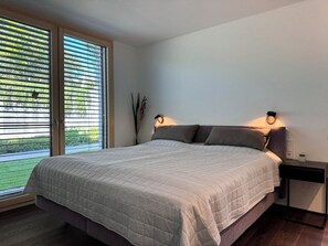 2 bedrooms, desk, free WiFi - Luxuriöse Ferienwohnung mit Seeblick und Whirlpool in Lindau (Lindau (Bodensee))
