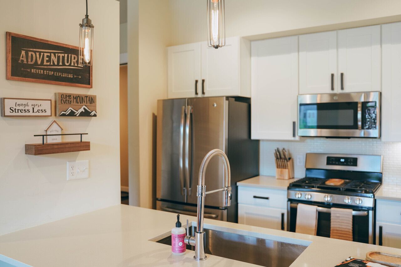 Refrigerador, microondas, horno, placa de cocina