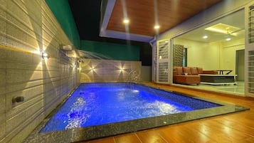 15 indoor pools
