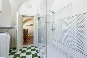 Apartment | Bathroom | Shower, hair dryer, towels - 4060 La Loggia House by Barbarhouse (Manduria)
