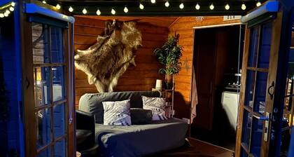 Romantic Swiss Cabin Hideaway & Hot Tub Spa Pool