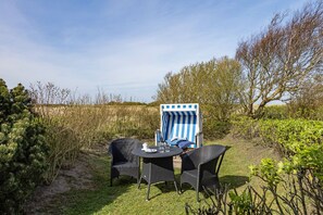 Outdoor dining - Ihr Appartement mit Wattkieker für Vier Personen am Lister Königshafen (List auf Sylt)