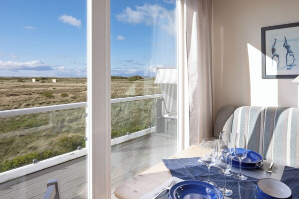Dining - Ihr Schönes Appartement in Ruhiger Lage Direkt an der Fenne (List auf Sylt)