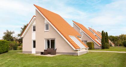 Detached 6-person bungalow