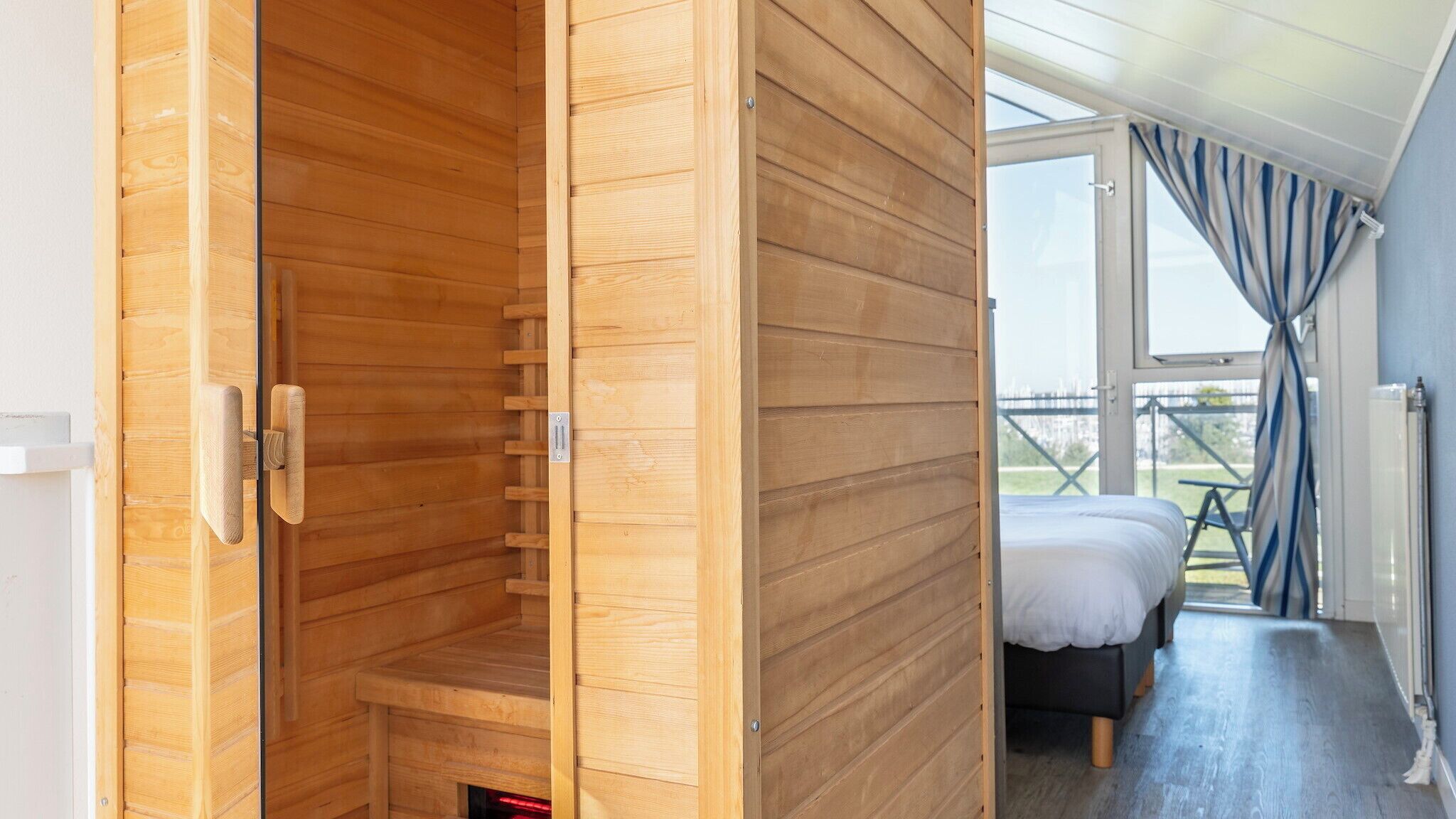 4 slaapkamers, een strijkplank/strijkijzer, gratis wifi