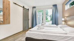 5 bedrooms, wheelchair access