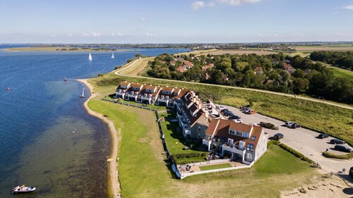 Semi-detached bungalow for 6 persons