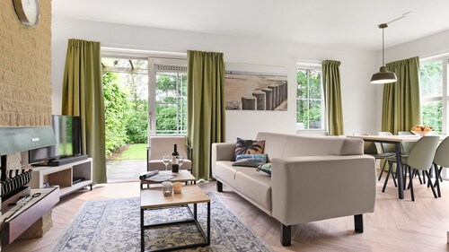 Semi-detached bungalow for 6 persons