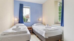 3 bedrooms, iron/ironing board, free WiFi