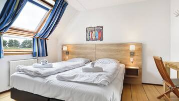 3 bedrooms, iron/ironing board, free WiFi