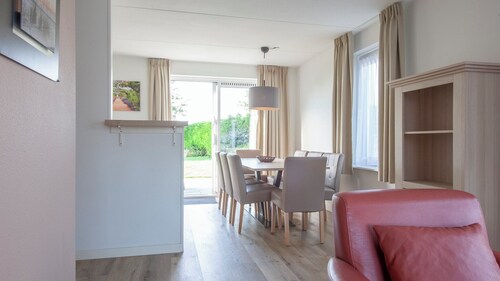 Detached 8-person bungalow