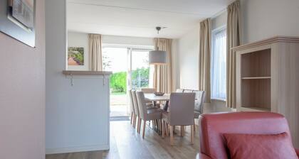 Detached 8-person bungalow