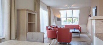 Detached 8-person bungalow