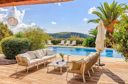 Villa Aqui – Elegance & peace with pool