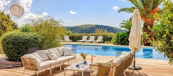 Villa Aqui – Elegance & peace with pool