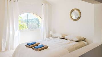 5 bedrooms, free WiFi, bed sheets