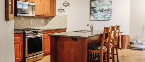 Fridge, microwave, oven, stovetop