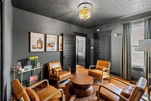 Interior - Bourbon on Broadway (Frankfort)