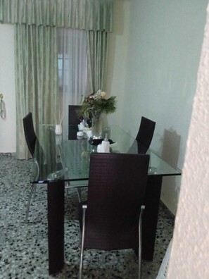 Dining - Habitacion en Malaga (Málaga)