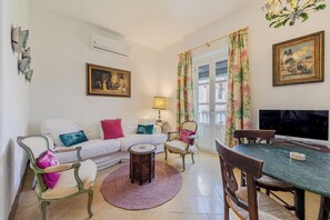 Living area - Apartment in Plaza Doña Elvira 8 (Sevilla)