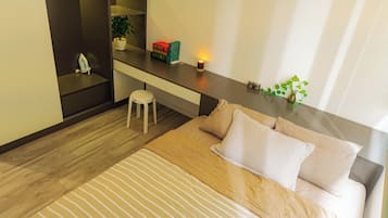 2 bedrooms, iron/ironing board, bed sheets