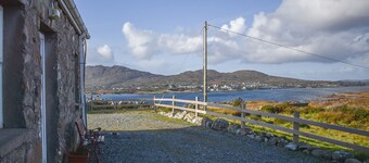 Bridies Holiday Cottage Roundstone